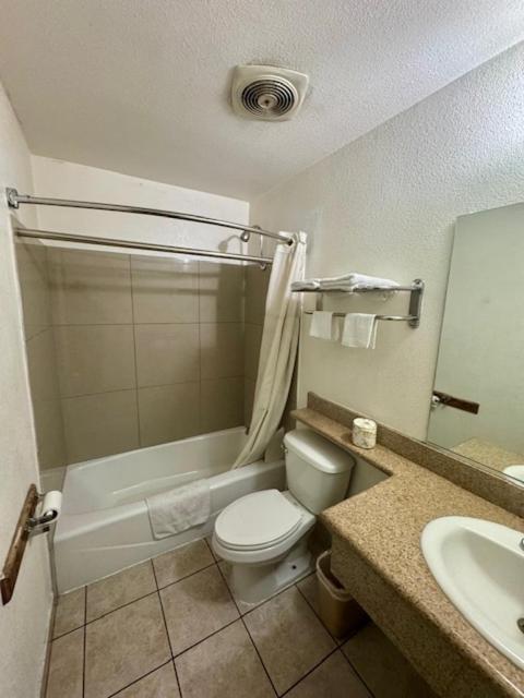 Golden Star Inn San Bernardino Room photo